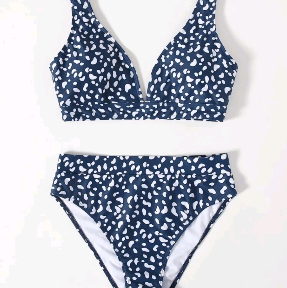 Allover Print V Neck Bikini Swimsuit